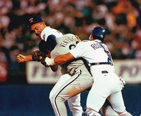 Robin Ventura, then White Sox player, takes on Nolan Ryan in a 1993 brawl. 